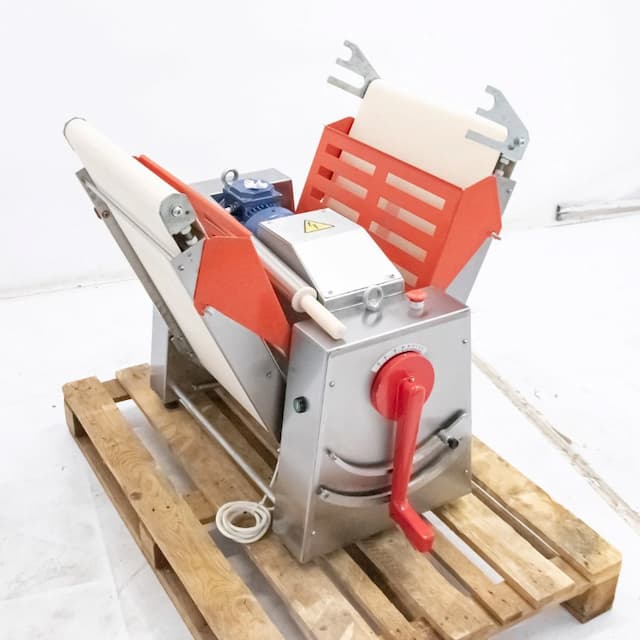 Машина тестораскаточная Восход Ролл-авто мини арт. УТ-00089407 (Б/У 1 шт)